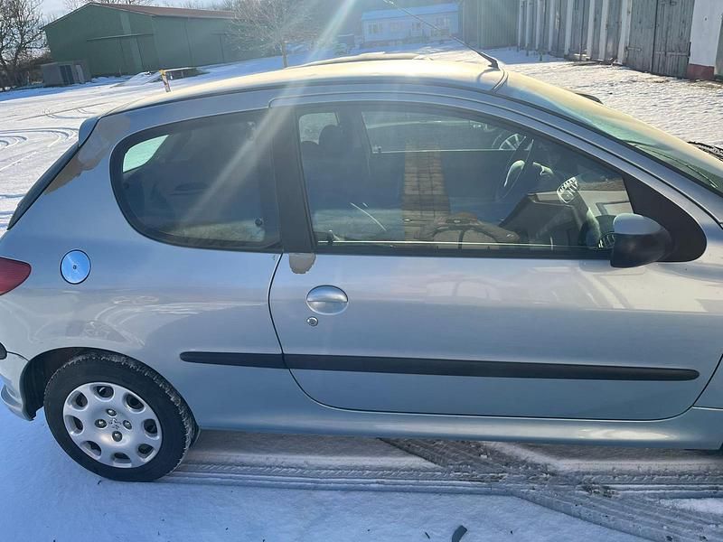 Gebraucht Peugeot 206 75 PS (55 kW) 2005 Blau Kleinwagen
