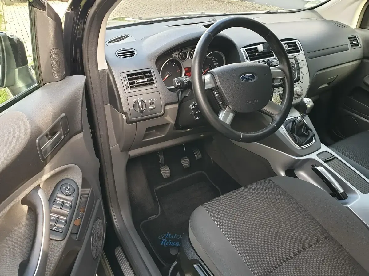 Gebraucht Ford Kuga 140 PS (102 kW) 2012 Schwarz SUV