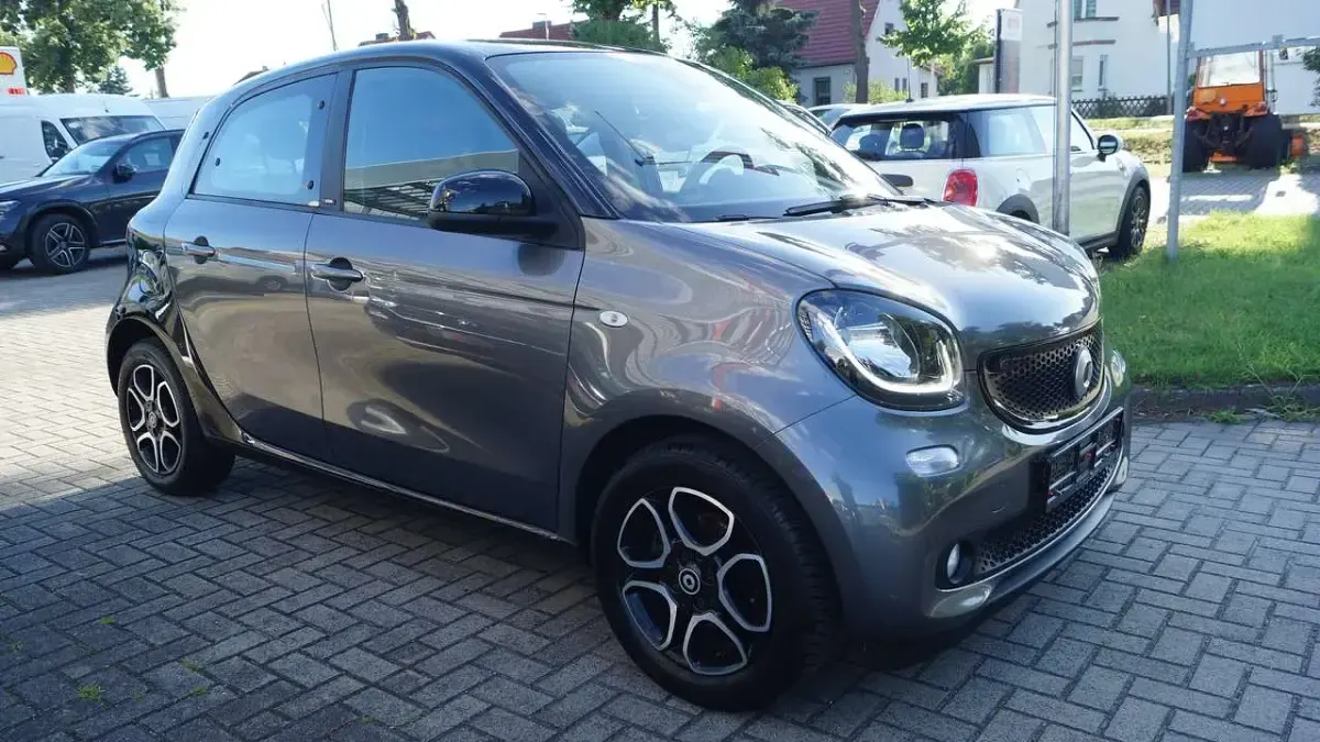Gebraucht Smart ForFour Basis 71 PS (52 kW) 2016 Schwarz Kleinwagen