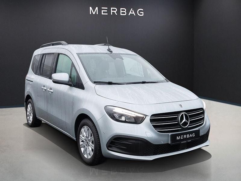 Gebraucht Mercedes T180 Progressive 116 PS (85 kW) 2025 Silber Van / Kleinbus