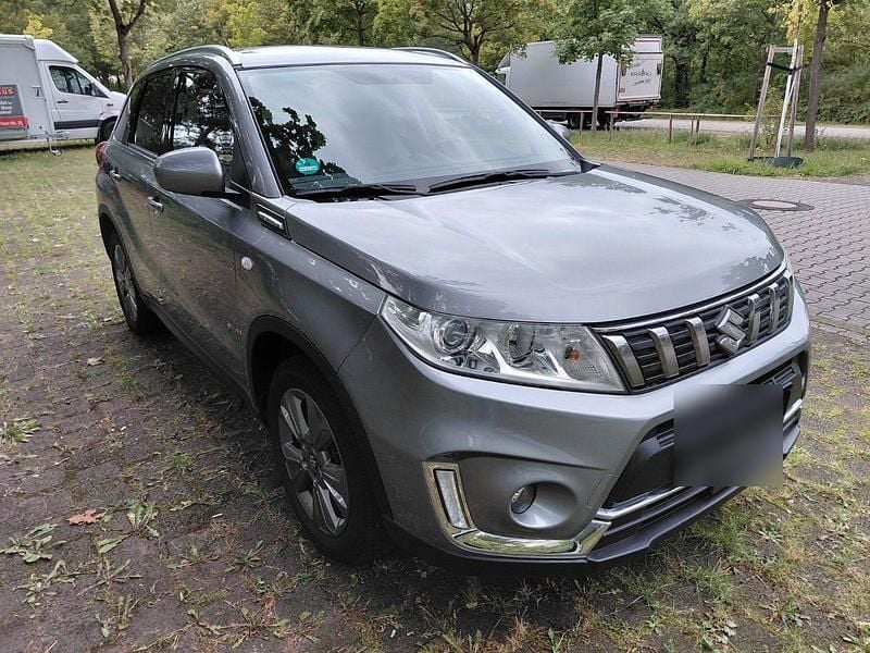 Silber Gebraucht 2019 Suzuki Vitara Comfort SUV | 17.400 € (Guter Preis) - Bild 1/4