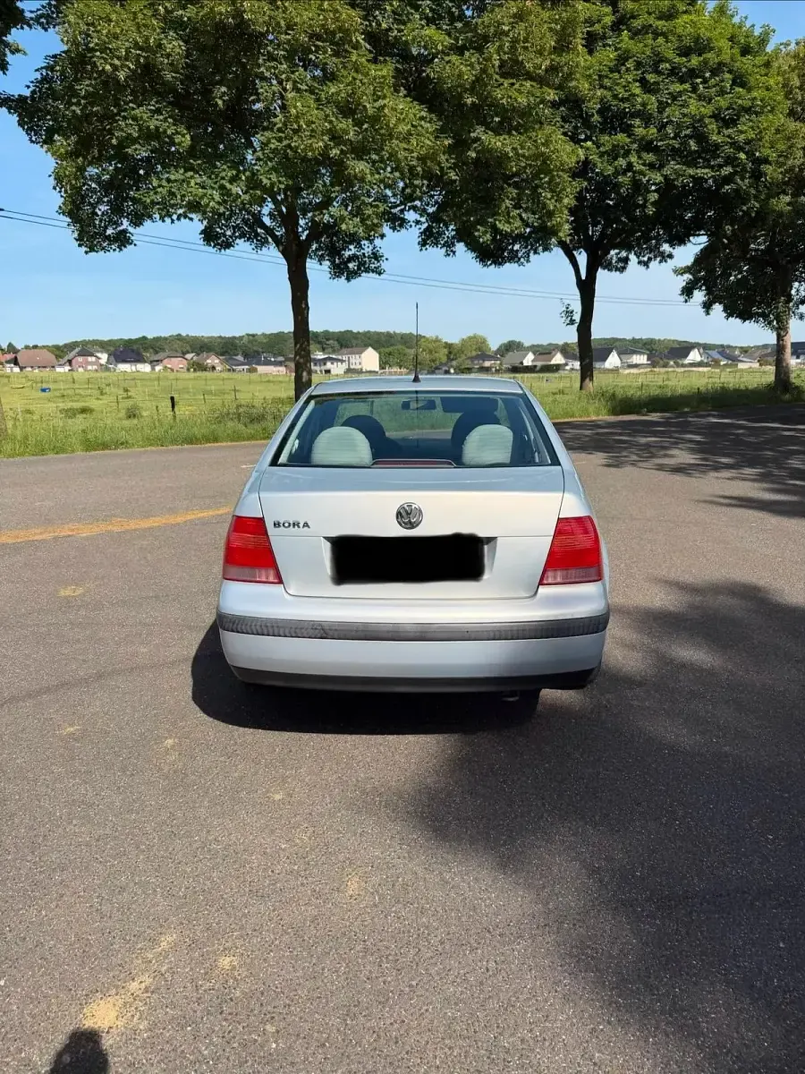 Occasion VW Bora 75 ch (55 kW) 2001 Argent Berline