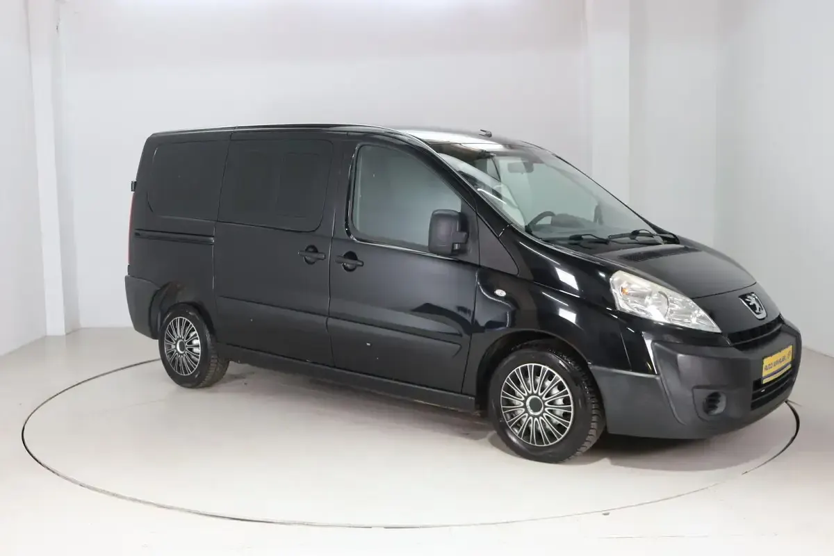 Gebraucht Peugeot TePee 90 PS (66 kW) 2011 Schwarz Kombi