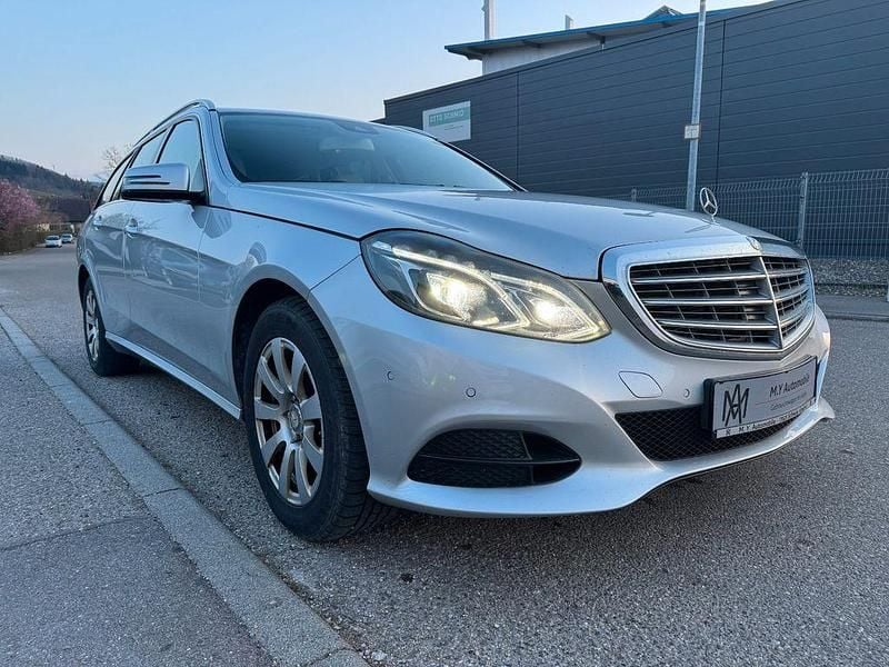 Gebraucht Mercedes E220 170 PS (125 kW) 2015 Silber Kombi