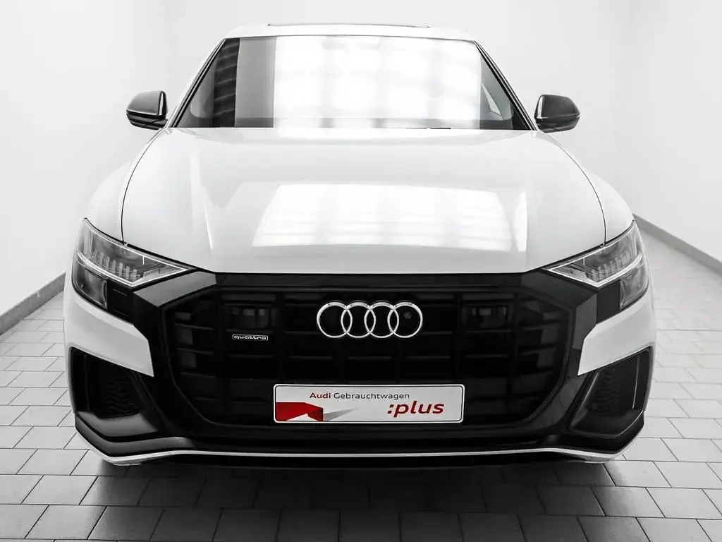 Używany Audi Q8 Competition 286 KM (210 kW) 2023 Biały SUV