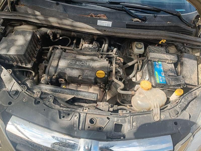Gold Gebraucht 2006 Opel Corsa Limousine | 1.200 € (Superpreis) - Bild 1/4
