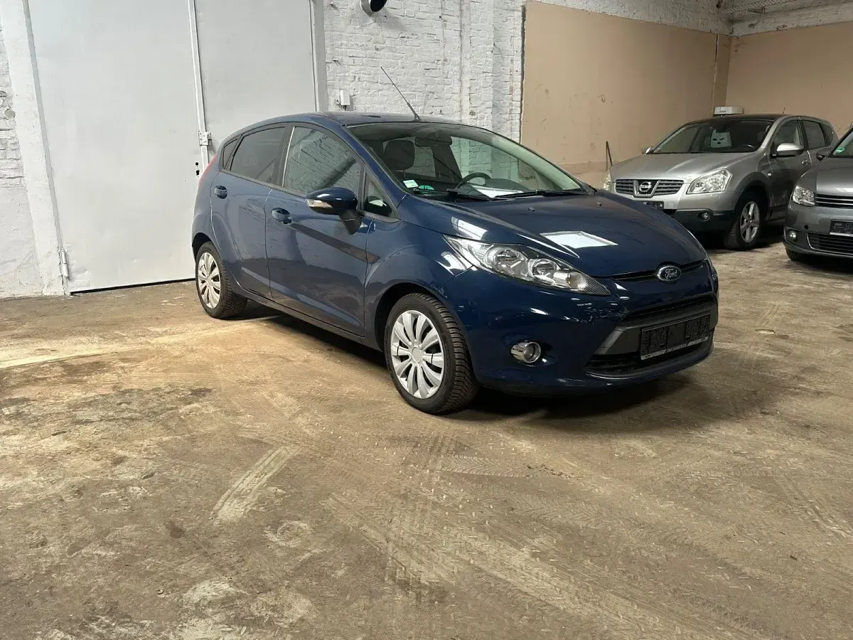 Gebraucht Ford Fiesta 95 PS (69 kW) 2011 Blau Limousine