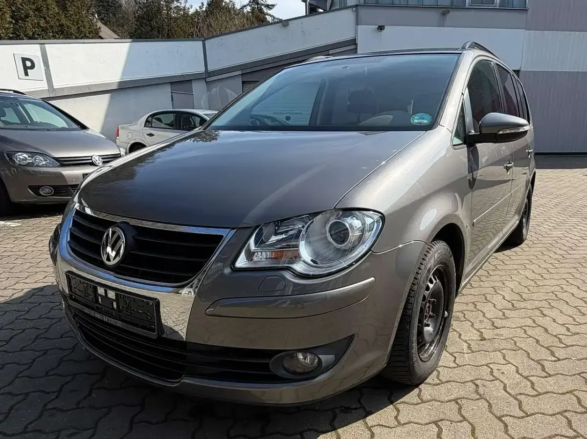 Gebraucht VW Touran Trendline 140 PS (102 kW) 2010 Slate grey metallic Van / Kleinbus