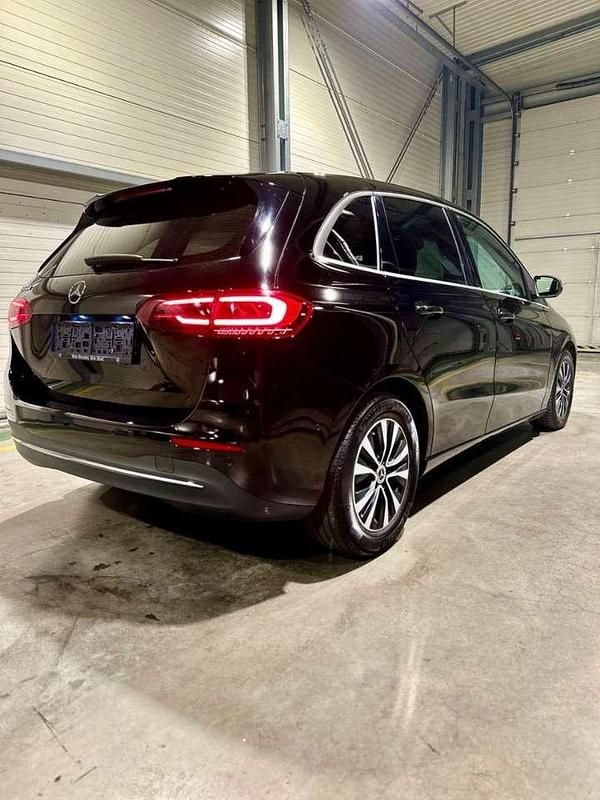 Gebraucht Mercedes B180 116 PS (85 kW) 2020 Schwarz Van / Kleinbus