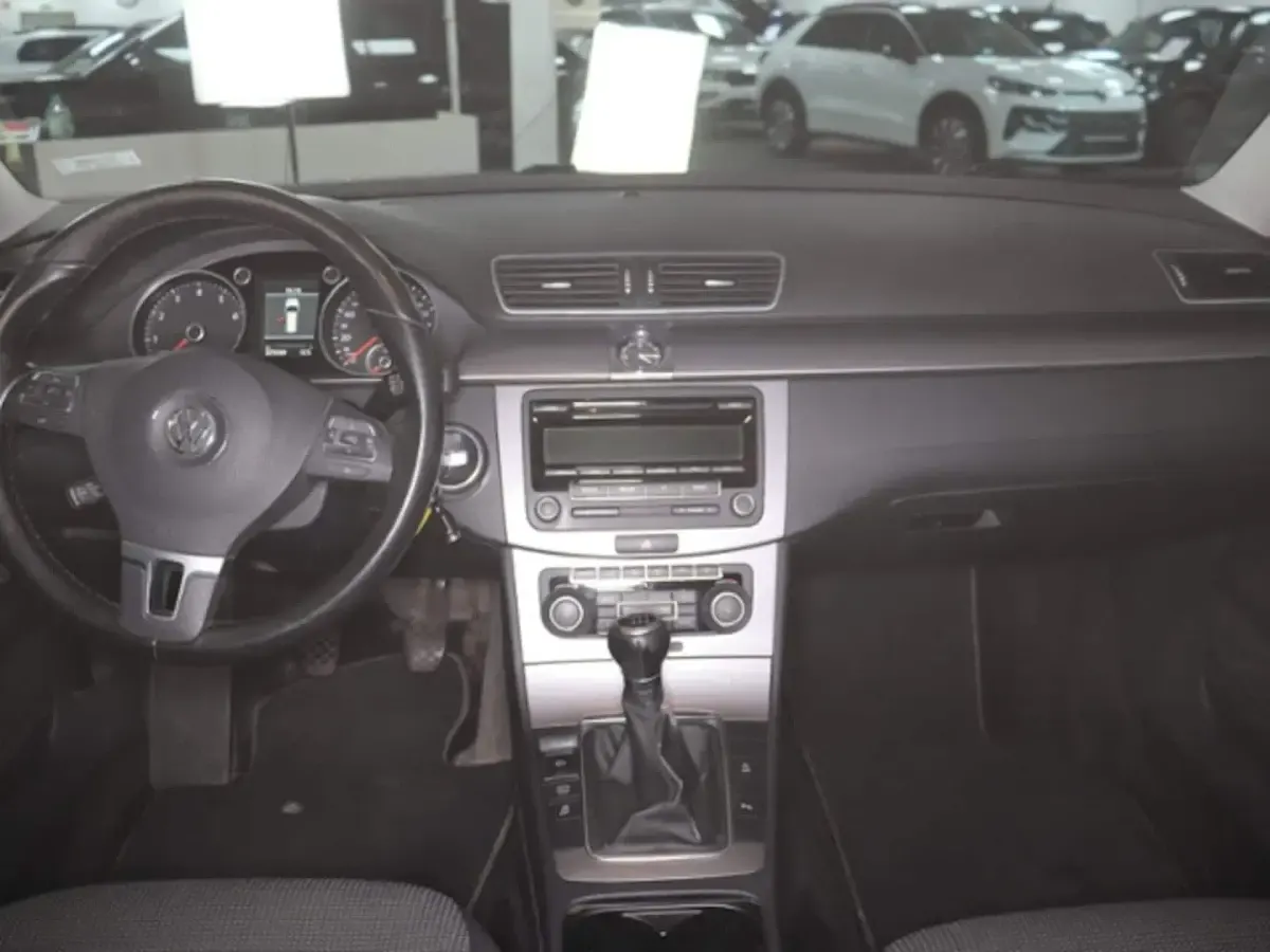 Gebraucht VW Passat Comfortline 122 PS (89 kW) 2011 Schwarz (metallic) Kombi