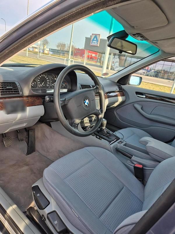 Second-hand BMW 320 150 CP (110 kW) 1998 Albastru Berlinǎ