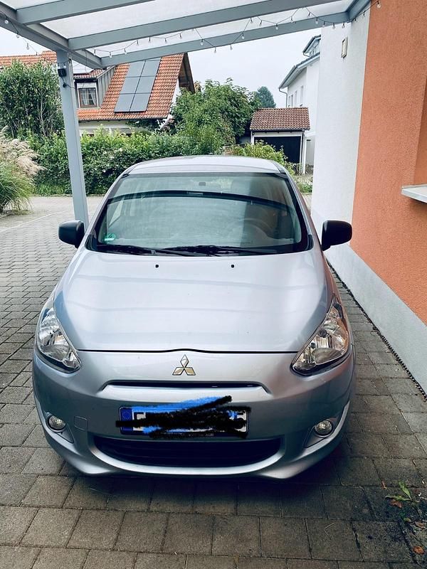 Silber Gebraucht 2015 Mitsubishi Space Star Kleinwagen | 5.990 € (Fairer Preis) - Bild 1/4