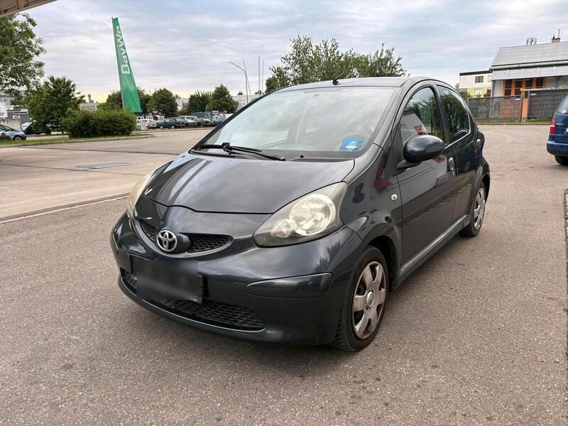 Grau Gebraucht 2007 Toyota Aygo Kleinwagen | 800 € (Guter Preis) - Bild 1/4