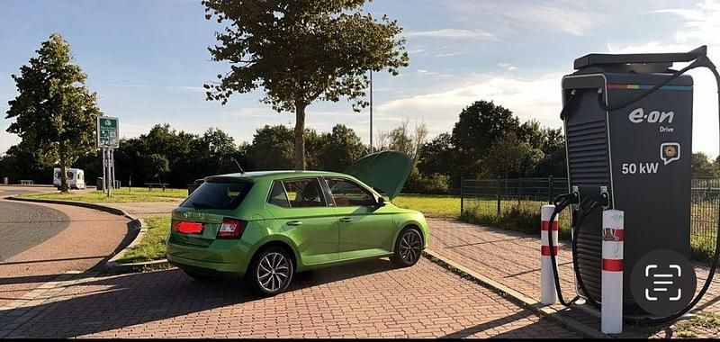 Grün Gebraucht 2015 Skoda Fabia Limousine | 7.100 € (Fairer Preis) - Bild 1/1