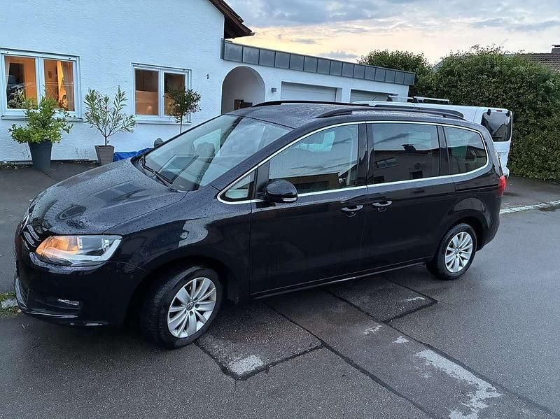 Schwarz Gebraucht 2016 VW Sharan Comfortline Van / Kleinbus | 16.900 € (Superpreis) - Bild 1/4