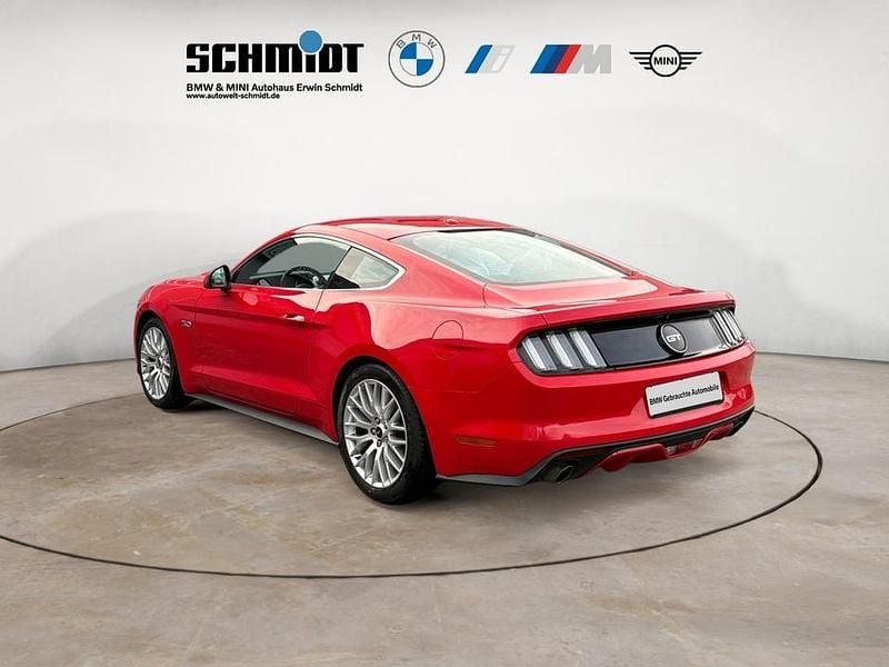 Gebraucht Ford Mustang GT 421 PS (309 kW) 2017 Racerot uni