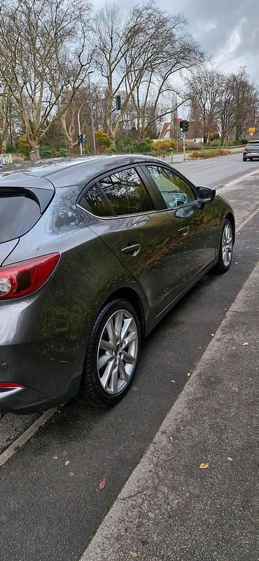 Gebraucht Mazda 3 Sports-Line 150 PS (110 kW) 2017 Grau Limousine