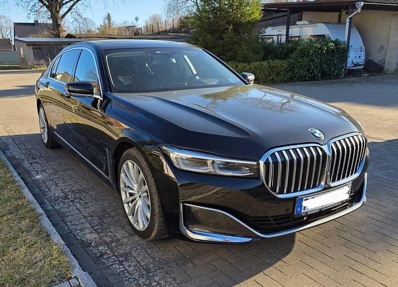 Gebraucht BMW 730L Efficient Dynamics 265 PS (194 kW) 2019 Schwarz Limousine