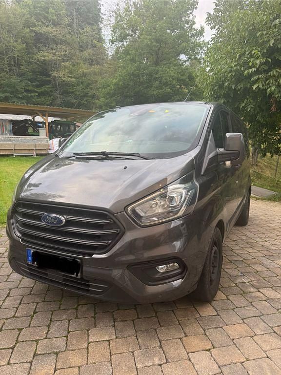 Grau Gebraucht 2018 Ford Transit Van / Kleinbus | 15.500 € (Guter Preis) - Bild 1/4