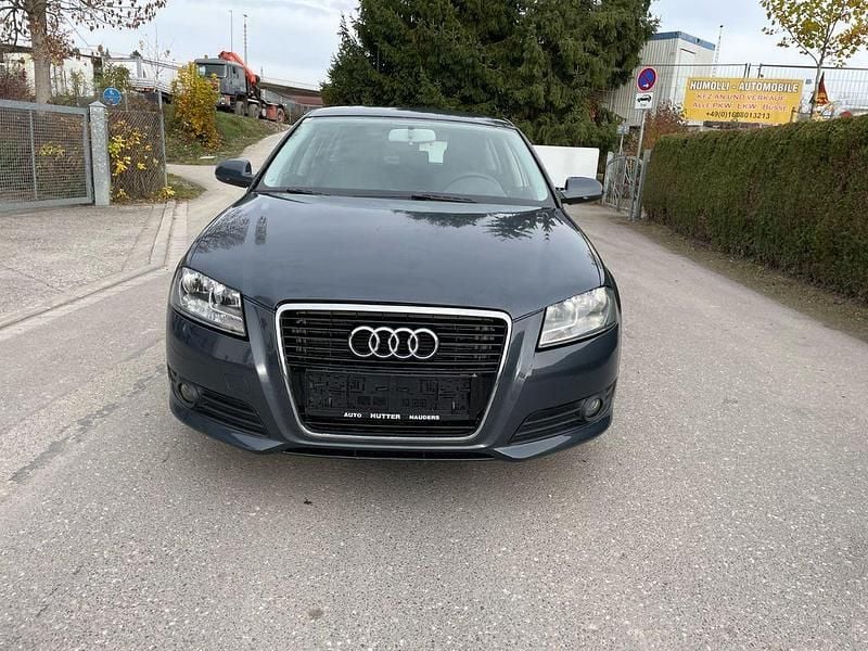 Gebraucht Audi A3 Attraction 105 PS (77 kW) 2011 Grau Kleinwagen