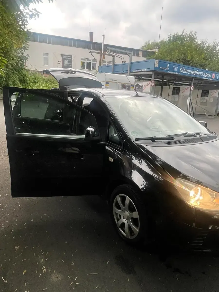 Gebraucht Ford C-MAX 140 PS (102 kW) 2010 Schwarz Van / Kleinbus