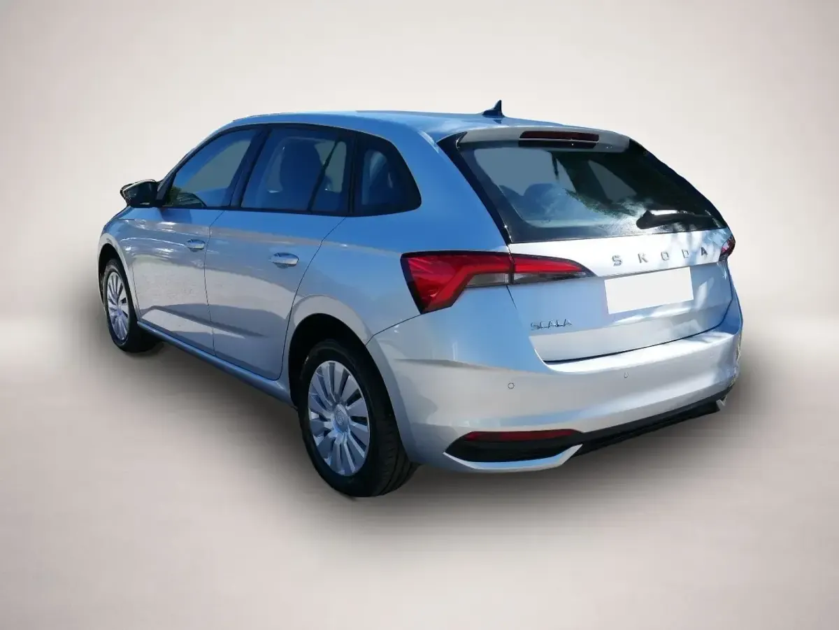 Neu Skoda Scala Selection 150 PS (110 kW) 2026 Silber Kleinwagen
