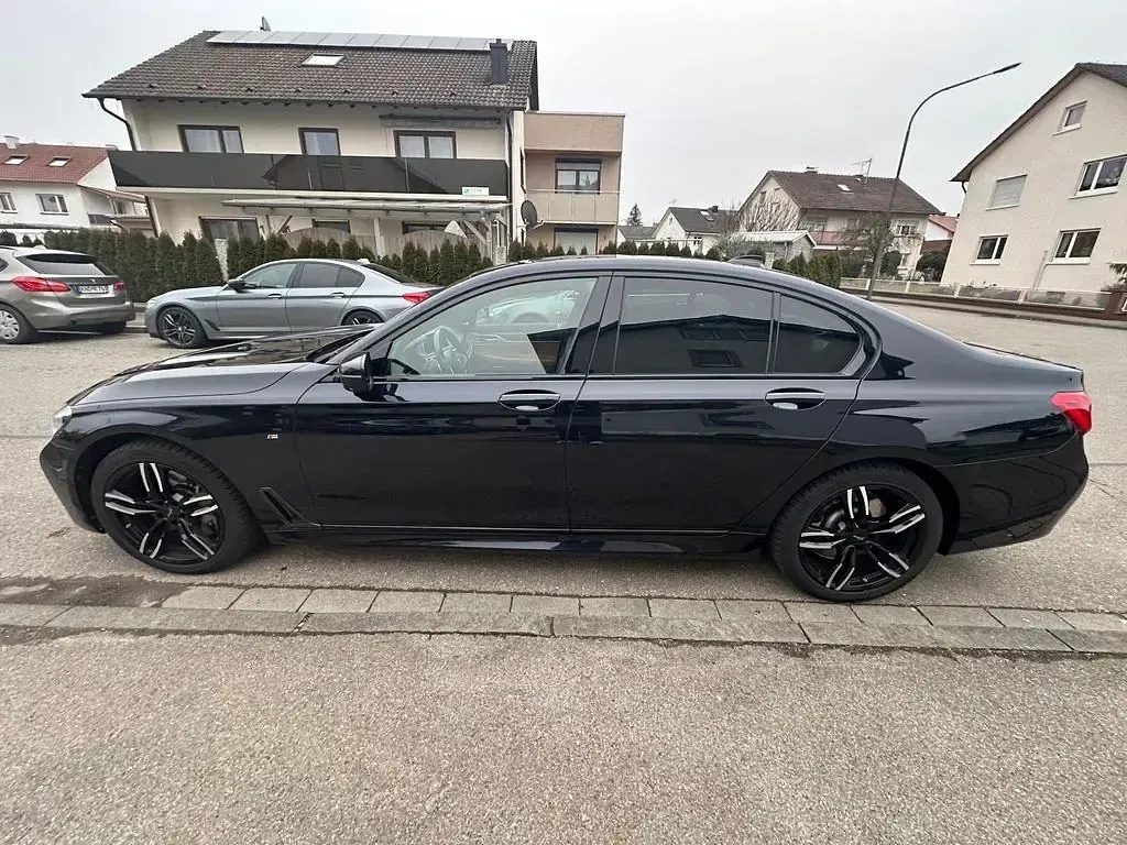 Gebraucht BMW 750 Performance 449 PS (330 kW) 2017 Schwarz Limousine