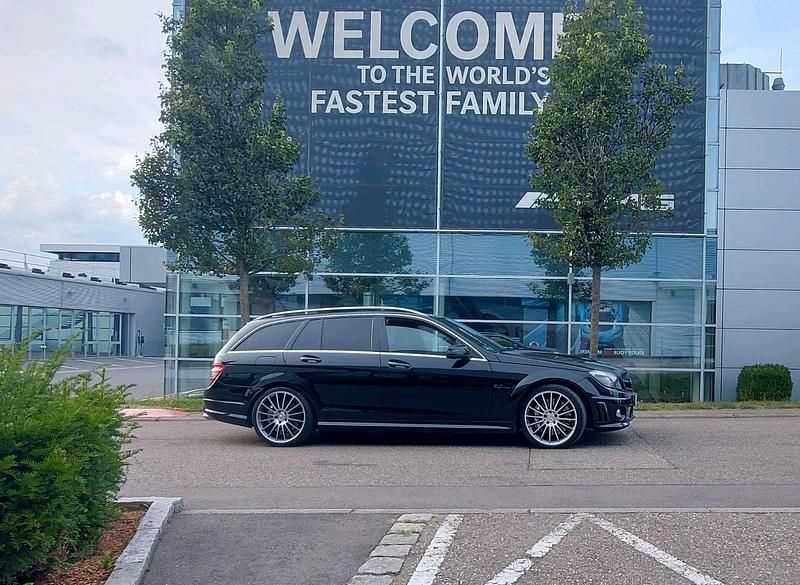 Schwarz Gebraucht 2010 Mercedes C63 AMG AMG Kombi | 34.100 € (Fairer Preis) - Bild 1/4