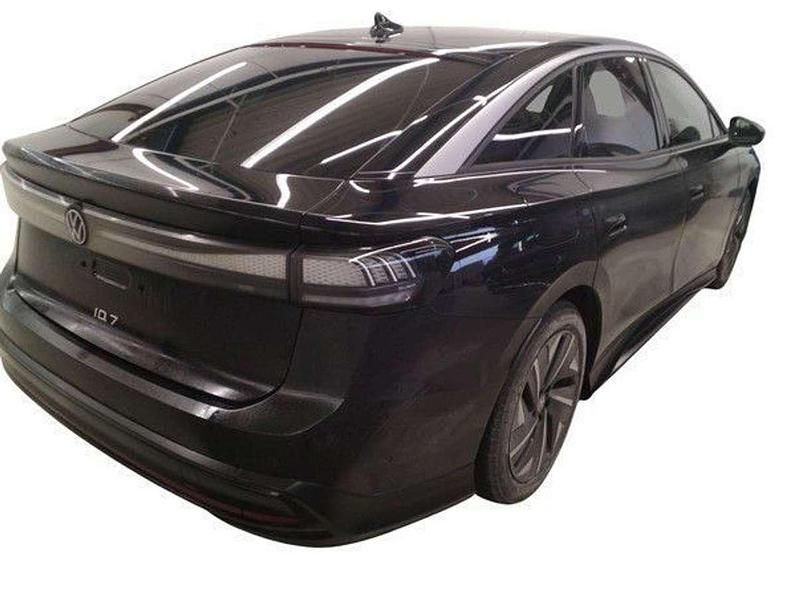 Gebraucht VW ID.7 Pro 210 kW (286 PS) 2025 Grenadillschwarz metallic Coupé