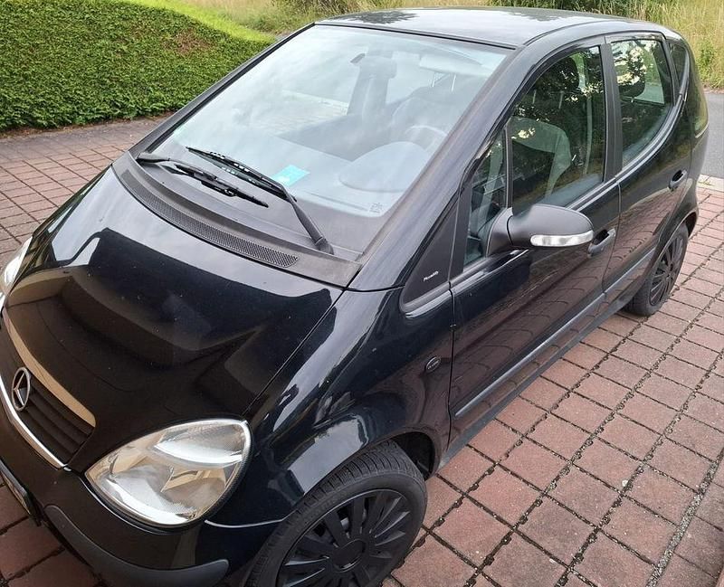 Schwarz Gebraucht 2004 Mercedes A140 Elegance Limousine | 2.442 € (Fairer Preis) - Bild 1/4