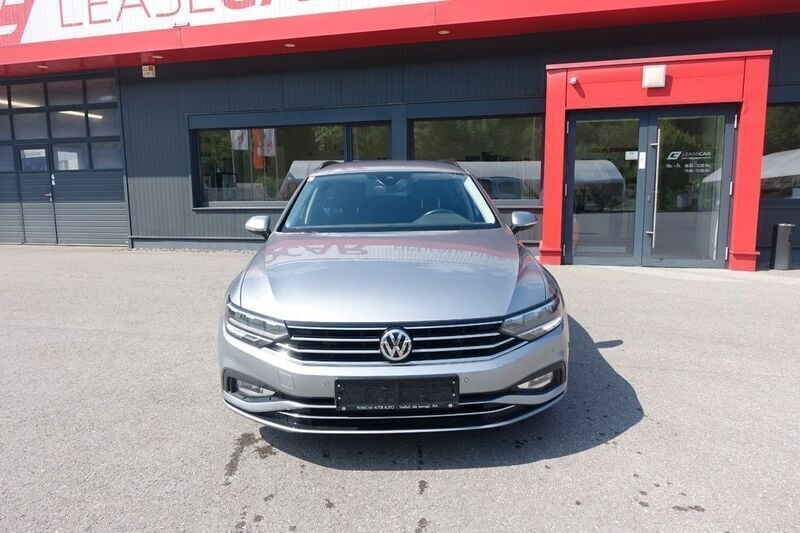 Silber Gebraucht 2020 VW Passat Limousine | 16.428 € (Superpreis) - Bild 1/4