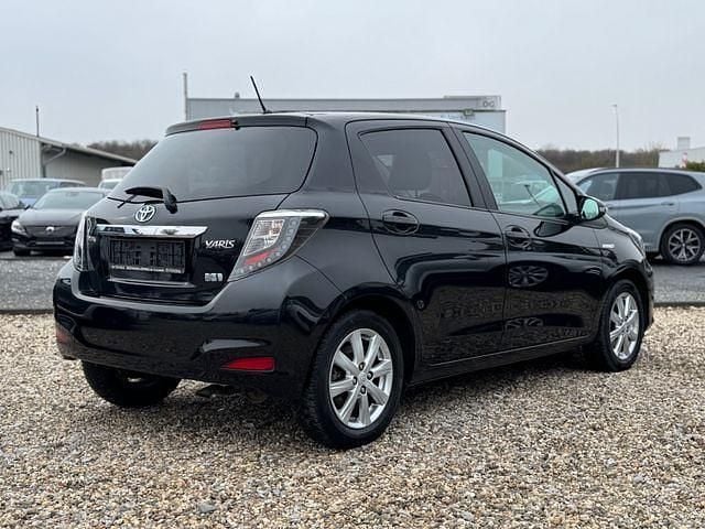 Gebraucht Toyota Yaris Hybrid Edition 75 PS (55 kW) 2014 Schwarz Kleinwagen