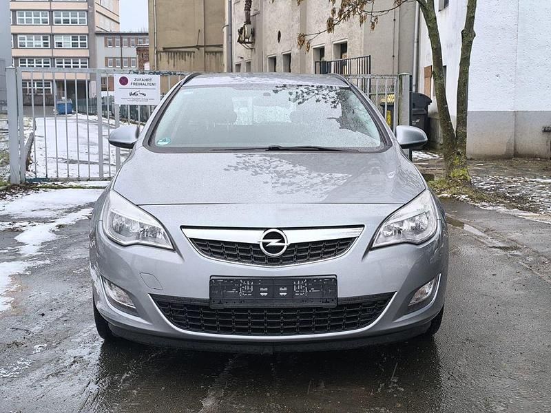 Gebraucht Opel Astra Edition 120 PS (88 kW) 2011 Silber Kombi
