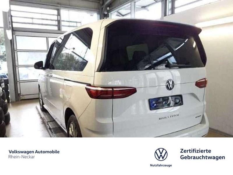 Gebraucht VW Multivan Life 150 PS (110 kW) 2022 Weiß Van