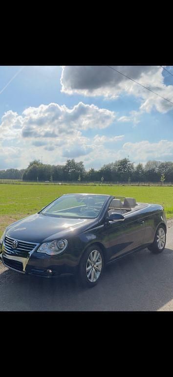 Blau Gebraucht 2006 VW Eos R Cabrio | 5.055 € - Bild 1/4