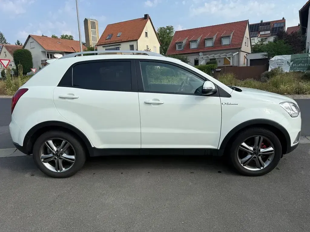 Gebraucht SsangYong Korando 175 PS (128 kW) 2013 Weiß SUV