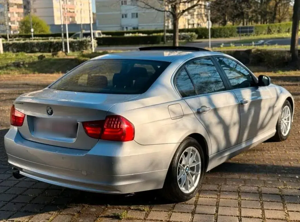 Second-hand BMW 320 170 CP (125 kW) 2010 Argintiu Berlinǎ