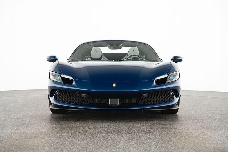 Gebraucht Ferrari 296 829 PS (609 kW) 2025 Blau Cabrio