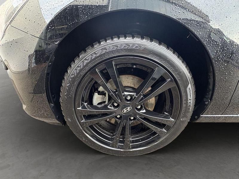 Gebraucht Hyundai i30 Advantage 120 PS (88 kW) 2024 Abyss black (schwarz) Limousine
