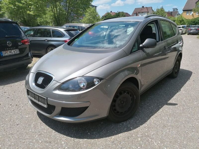 Grau Gebraucht 2008 Seat Altea XL Reference Van / Kleinbus | 4.900 € (Guter Preis) - Bild 1/4