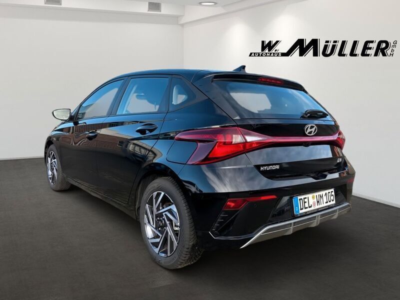 Gebraucht Hyundai i20 Trend 101 PS (74 kW) 2024 Phantom black Limousine