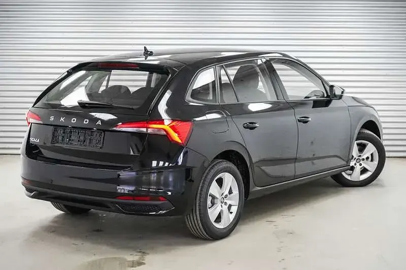 Neu Skoda Scala Selection 150 PS (110 kW) 2026 Schwarz Kleinwagen