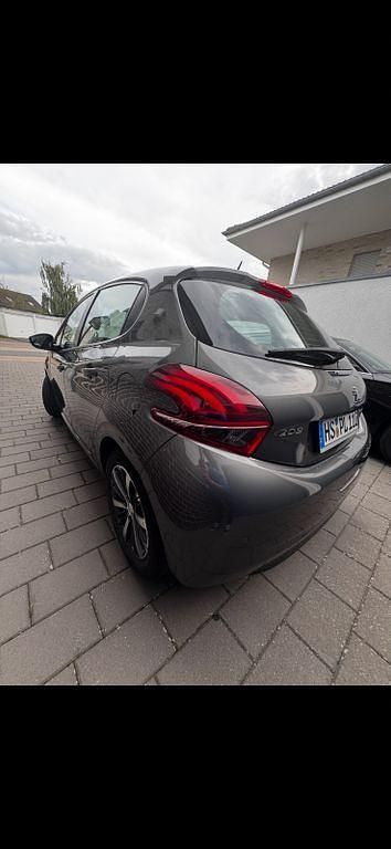 Gebraucht Peugeot 208 Active 83 PS (61 kW) 2017 Kleinwagen