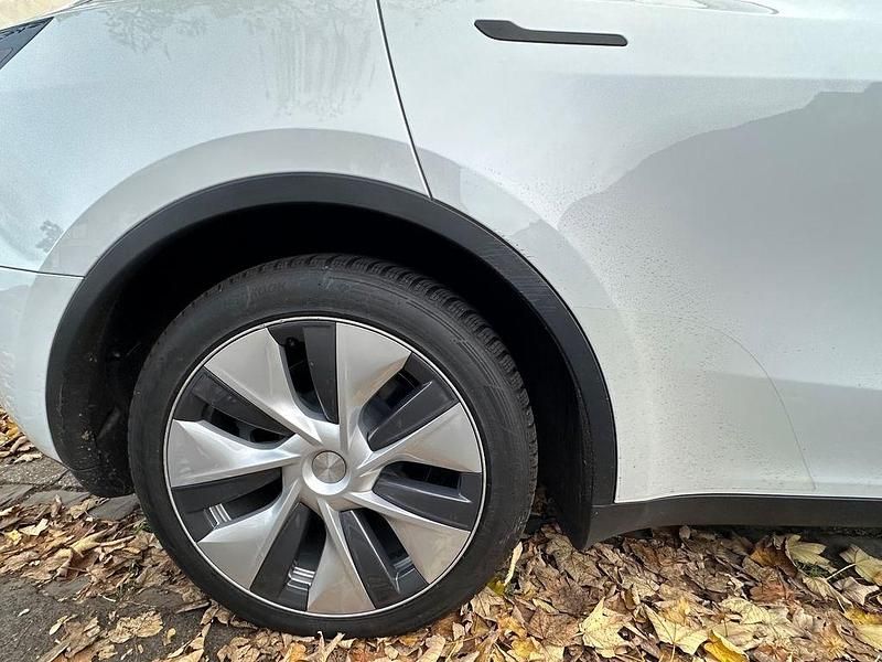 Gebraucht Tesla Model Y RWD 188 kW (256 PS) 2023 Weiß SUV