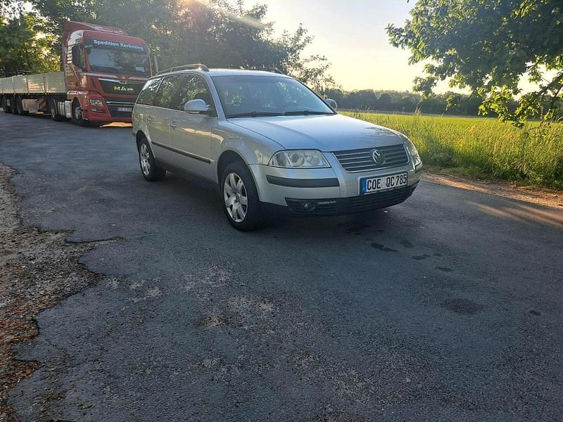 Silber Gebraucht 2005 VW Passat Kombi | 600 € (Superpreis) - Bild 1/4