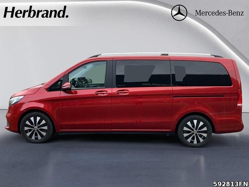 Gebraucht Mercedes V220 163 PS (119 kW) 2020 Rot Van / Kleinbus