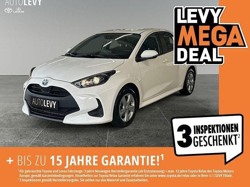 Weiß Gebraucht 2023 Toyota Yaris Hybrid Edition Kleinwagen | 19.470 € (Guter Preis) - Bild 1/4
