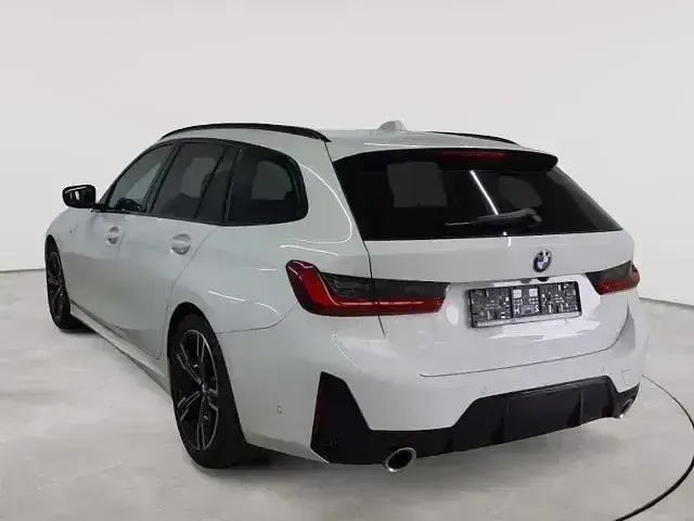 Gebraucht BMW 320 M Sport 190 PS (139 kW) 2023 Alpinweiß Kombi