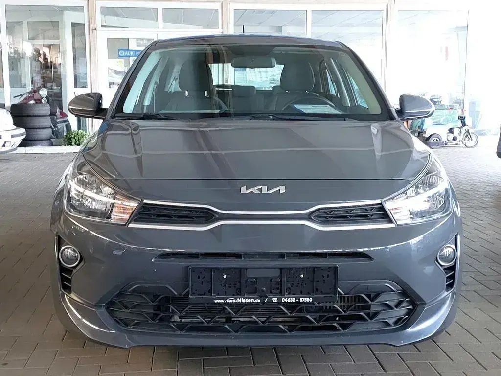 Używany Kia Rio Vision 101 KM (74 kW) 2023 Szary Sedan/Limuzyna