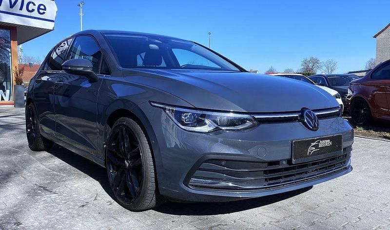 Gebraucht VW Golf VIII Style 150 PS (110 kW) 2022 Grau Limousine